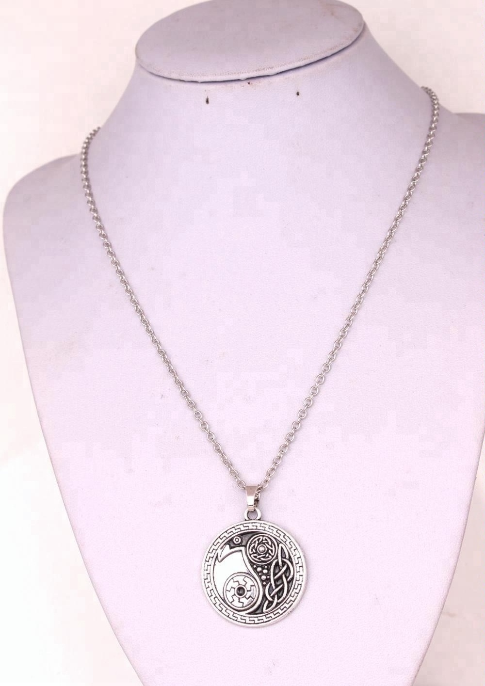 N0576 Vintage Jewelry Celtic Raven Pendant - Morrigan Crow Yin Yang Amulet Cross Chain Necklace