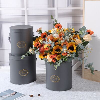 Custom Logo Rose Bouquet Packaging Paper Cylinder Rigid Cardboard Round Tube Gift Cardboard Flower Box With Handle