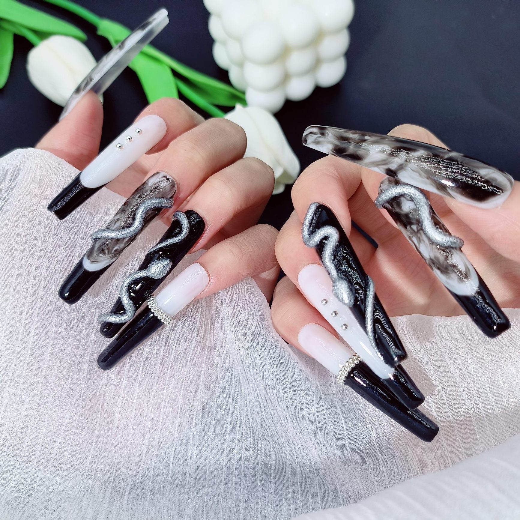 Wholesale Acrylic Reusable Nails Glue on False Nails Kit for Women