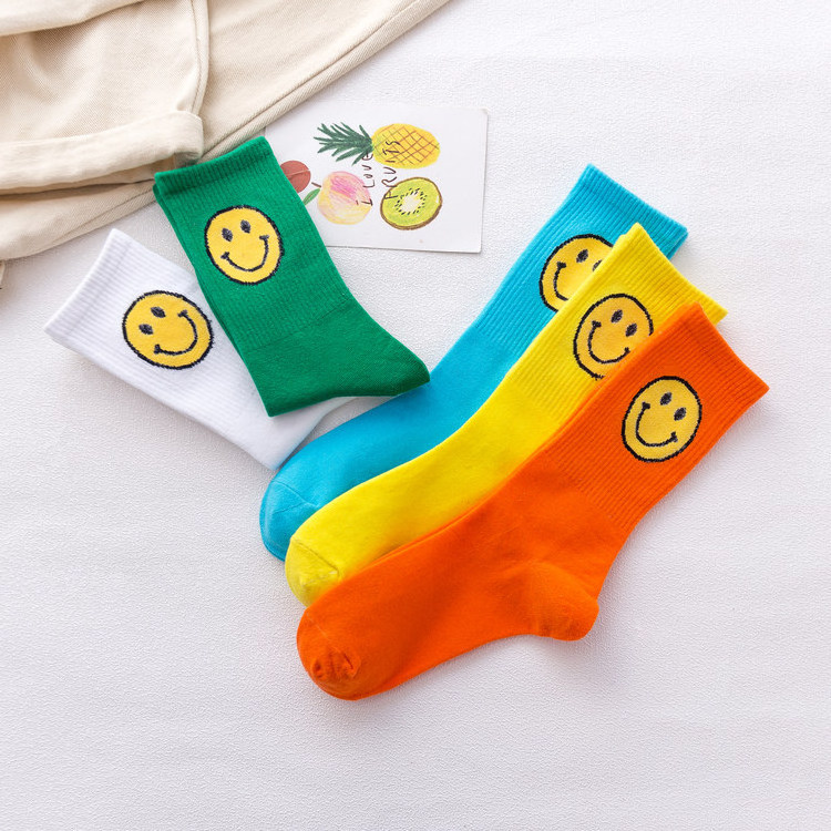 Fashion High Quality Solid Color Smiling Face Pattern Cotton Women Sock Girls Autumn Winter Sport Socks Comfortable Socks