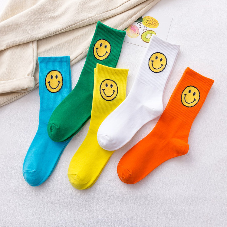 Fashion High Quality Solid Color Smiling Face Pattern Cotton Women Sock Girls Autumn Winter Sport Socks Comfortable Socks