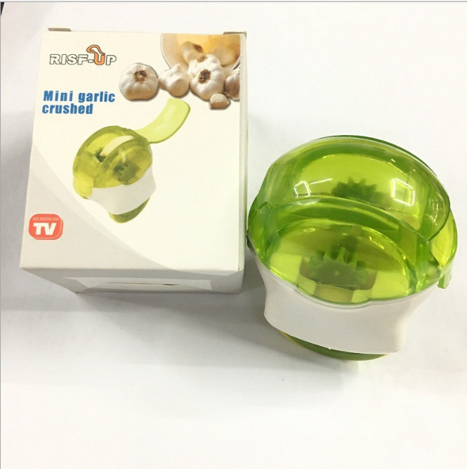 Kitchen Garlic Chopper Plastic Rolling Garlic Hand Chopper Crusher Slicer