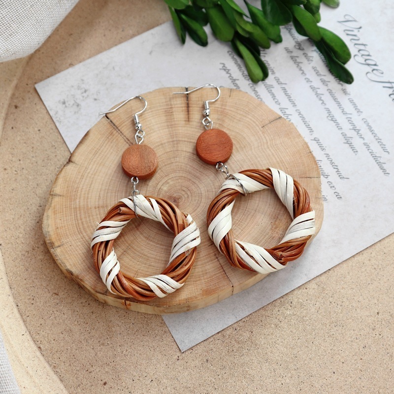 Wholesale Grass Cane Woven Earrings Long Island Beach Wood Earrings Simple Water Drop Lafite Grass Earrings Jewelry