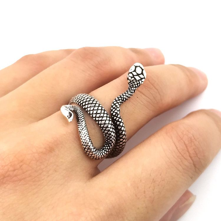 2021 new wholesale exaggerated three-dimensional snake-shaped ring punk retro alloy open ring jewelry