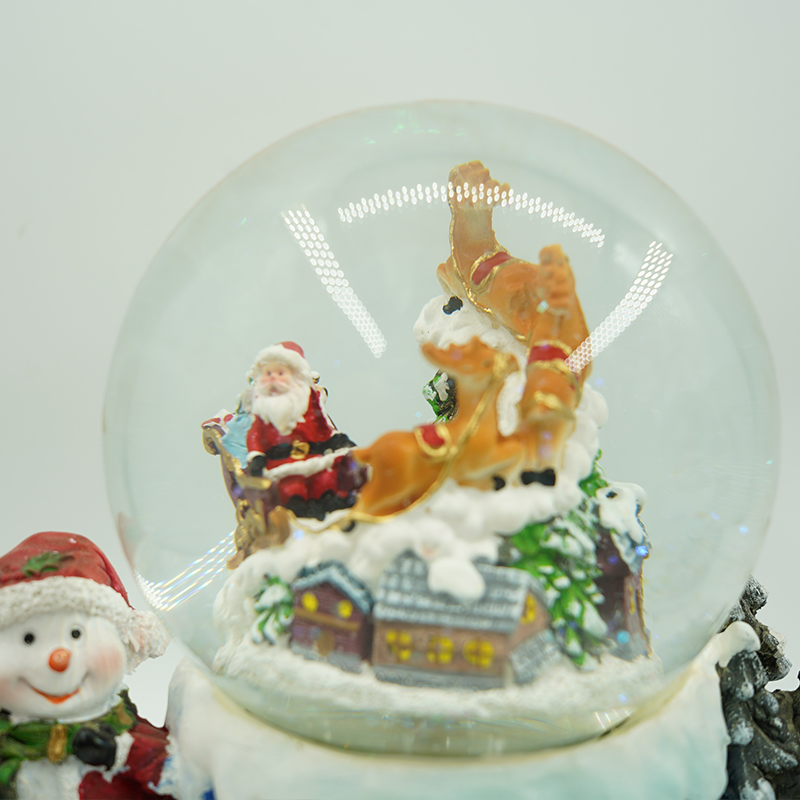 KG Xmas Resin Crafts Noel Navidad Natale Dia 12cm Large Christmas Snowglobe Musical Christmas Village With Rotation Inside