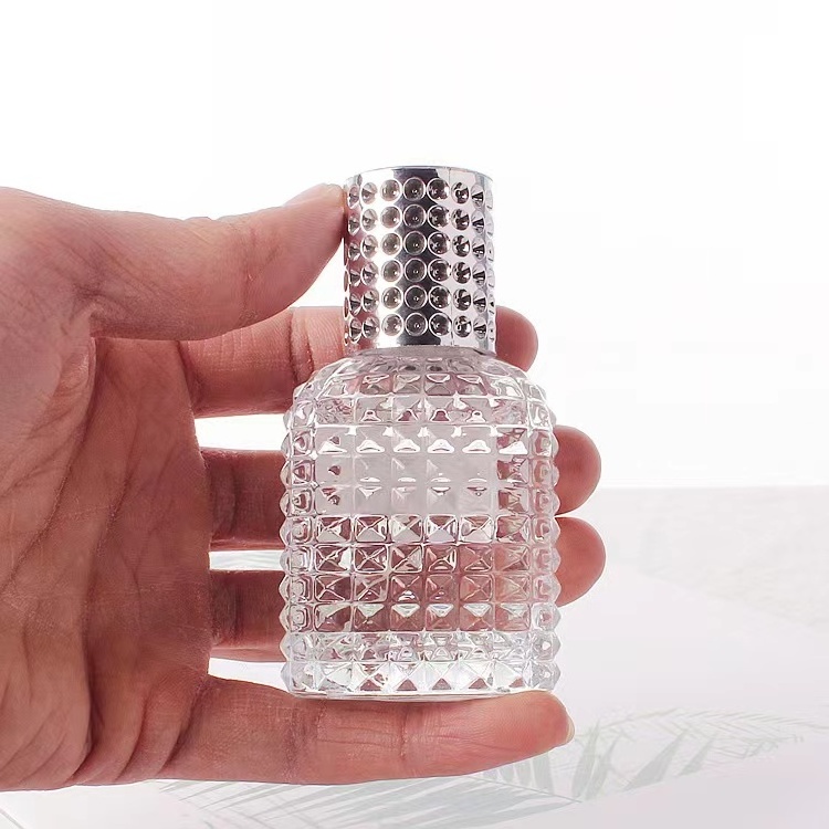 New style 30 ml 50 ml pineapple portable refillable clear empty Atomizer glass mist spray perfume bottle