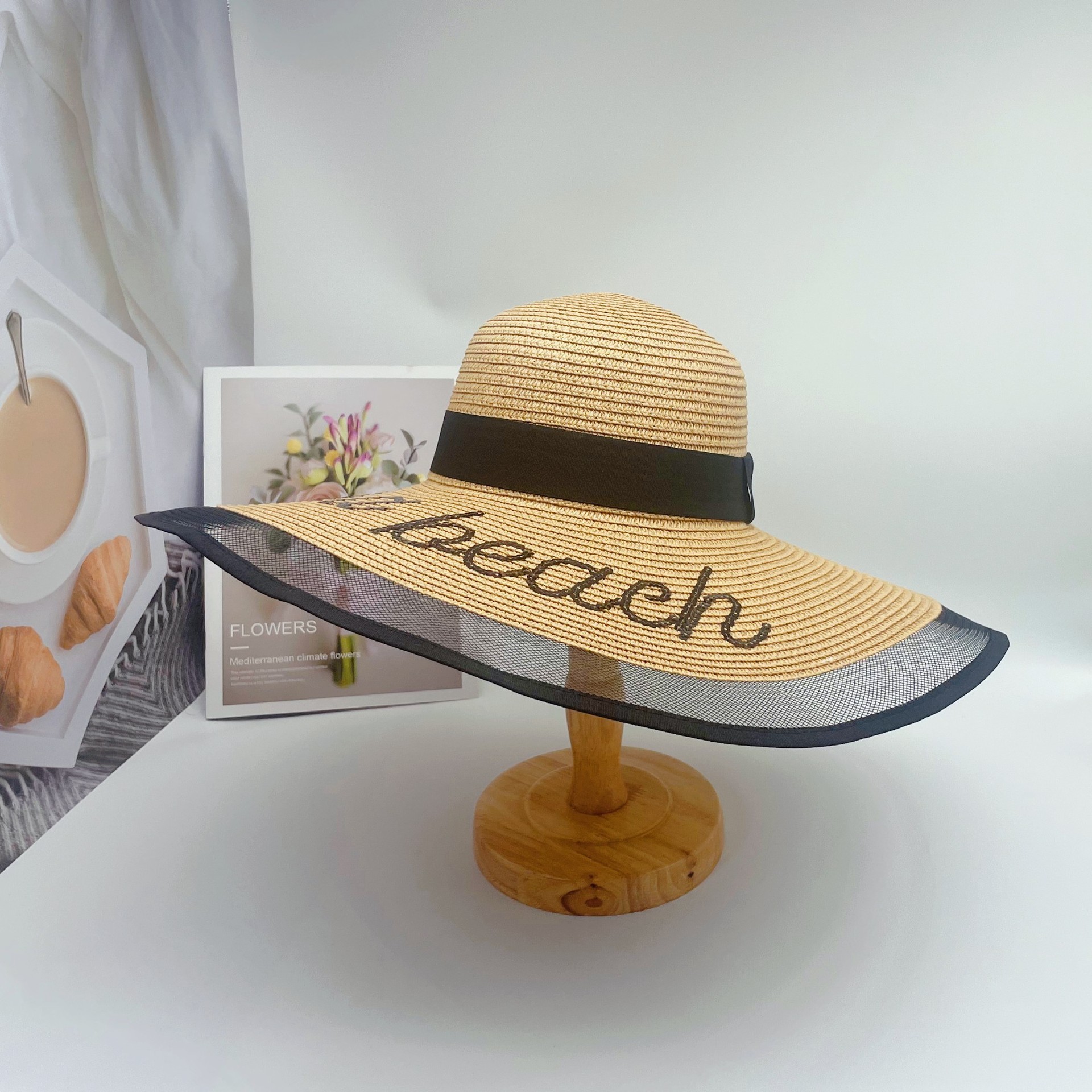 French New Embroidered Net Sunblock Hat Herben Wind Big Eaves Beach Hat Summer Travel Straw Hat