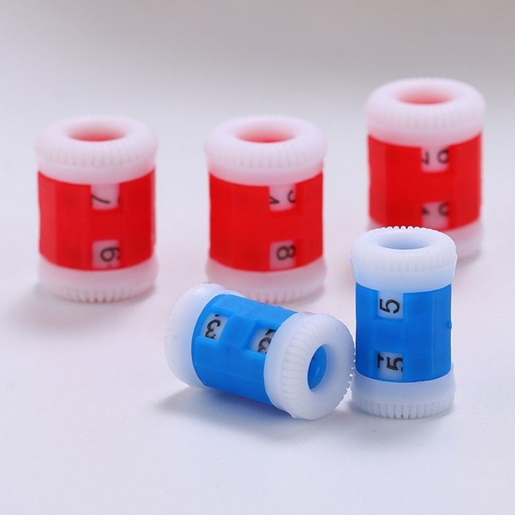 Wholesale 2 Sizes Plastic Red Bue Mini Hand Knitting Stitch Pattern Row Counter for DIY Crochet Knitting