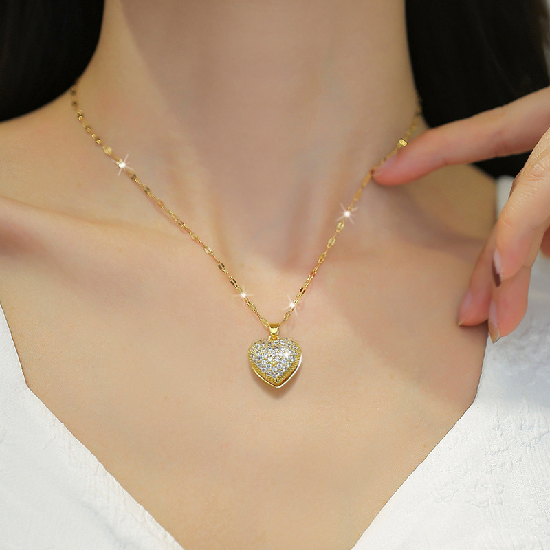 QIFEI Luxury Pearl Peach Heart Pendant Necklace Women's 316L Stainless Steel Chain Necklace Women