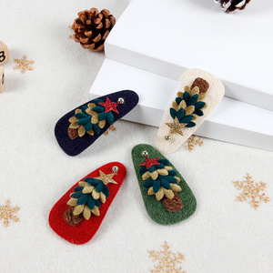 AOQI Custom Hot Sale Christmas Plush Hairpins Colored Knitted Christmas Tree Hair Clip