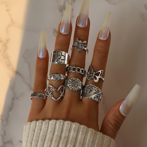 9Pcs/Set 2024 Hot Selling Fashion Jewelry Sliver Rings Set For Women Wholesale Vintage Playing Card Hollow Heart Ring