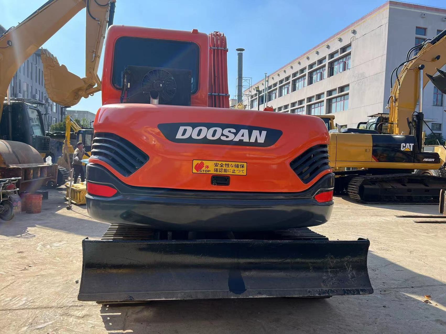 high quality doosan dx755 dx80 used excavator nearly new backhoe loader for sale doosan dx75 dx60 made in korea