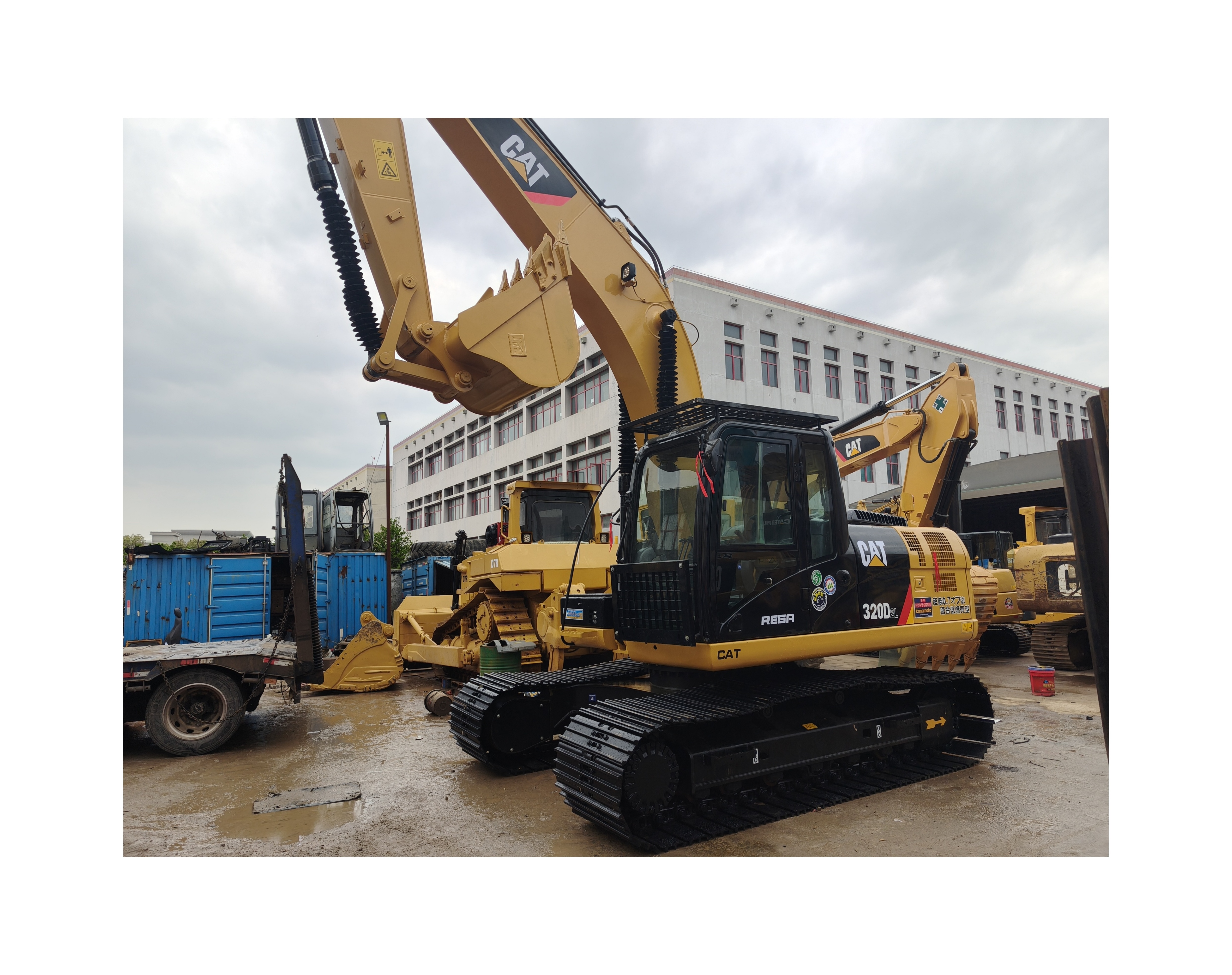 Second-hand original 80cm wider truck excavatorCAT320D made in Japan in cheap price and good condition