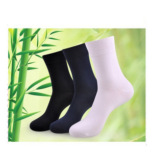 Wholesale Anti-bacterial Bamboo Socks for Business Men Casual Knitted Sports Stockings in Plain for Spring Summer Adults Black