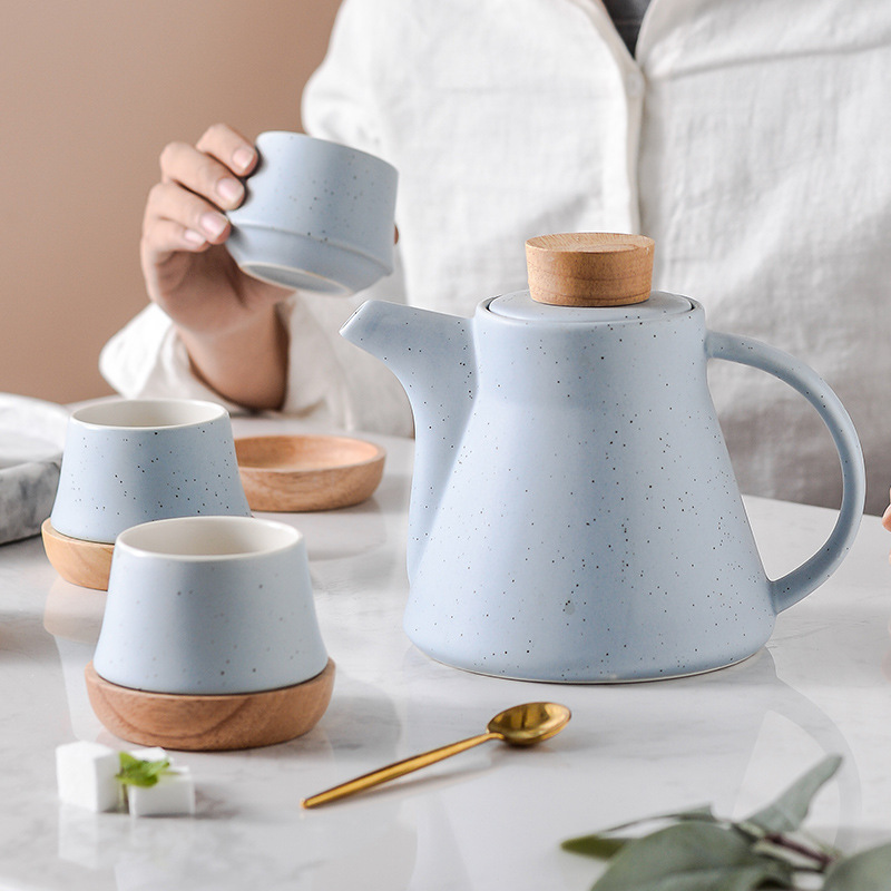 Customized Nordic Ceramic Tea set with Wood Japanese Tea Set with Oak Cup Holder One Pot and Four Cups