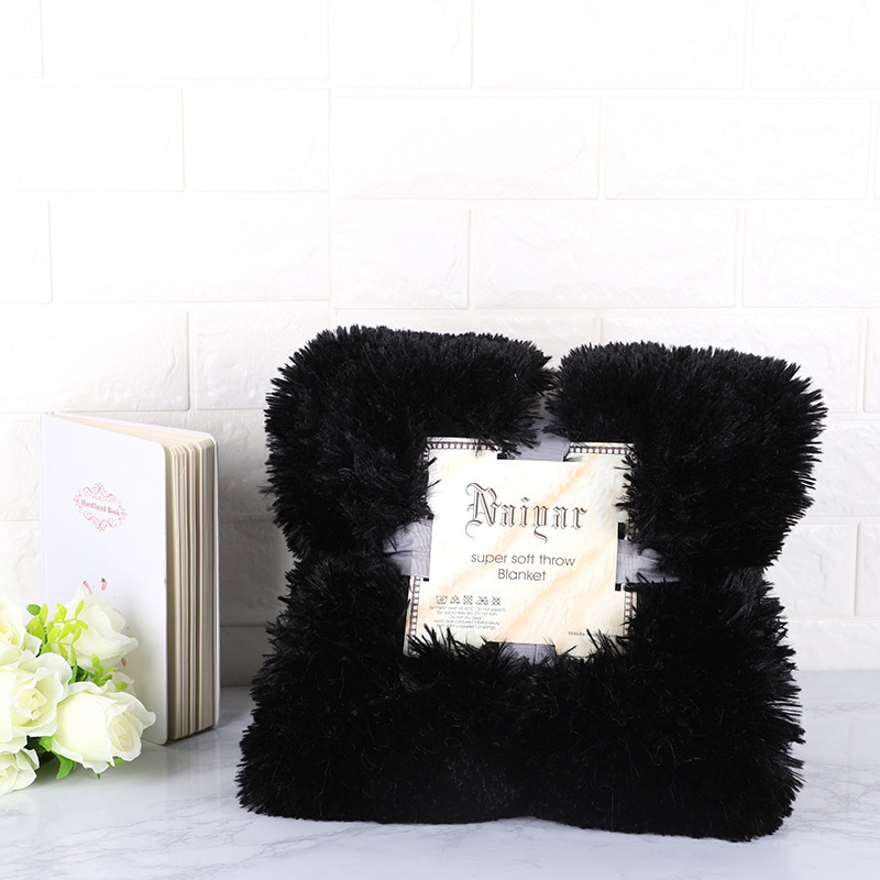 Eco-Friendly Custom Luxury Fur Double Sided Throw Blanket Long Hair Shaggy Fleece Super Soft White PV Plush Blanket For Winter