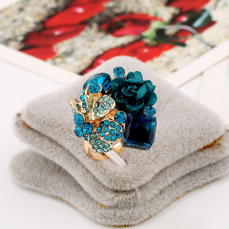 Hot Sale Fashion Crystal Opening Ring Anti Allergy Large Resin Flower Rhinestone Rings For Women