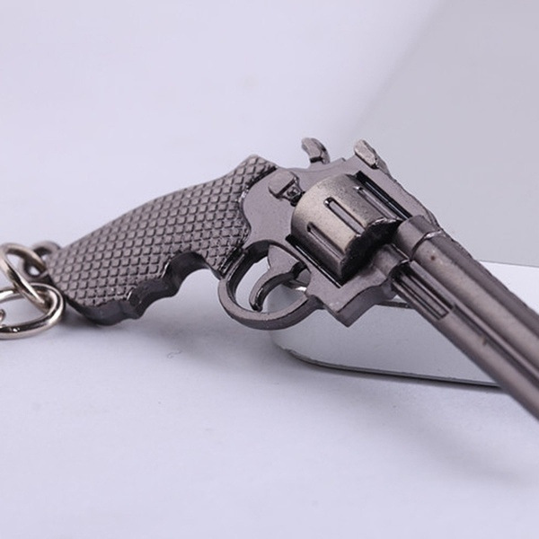 L180  Game zinc alloy keychain revolver simulation pistol model car key chain bag pendant promotional gift