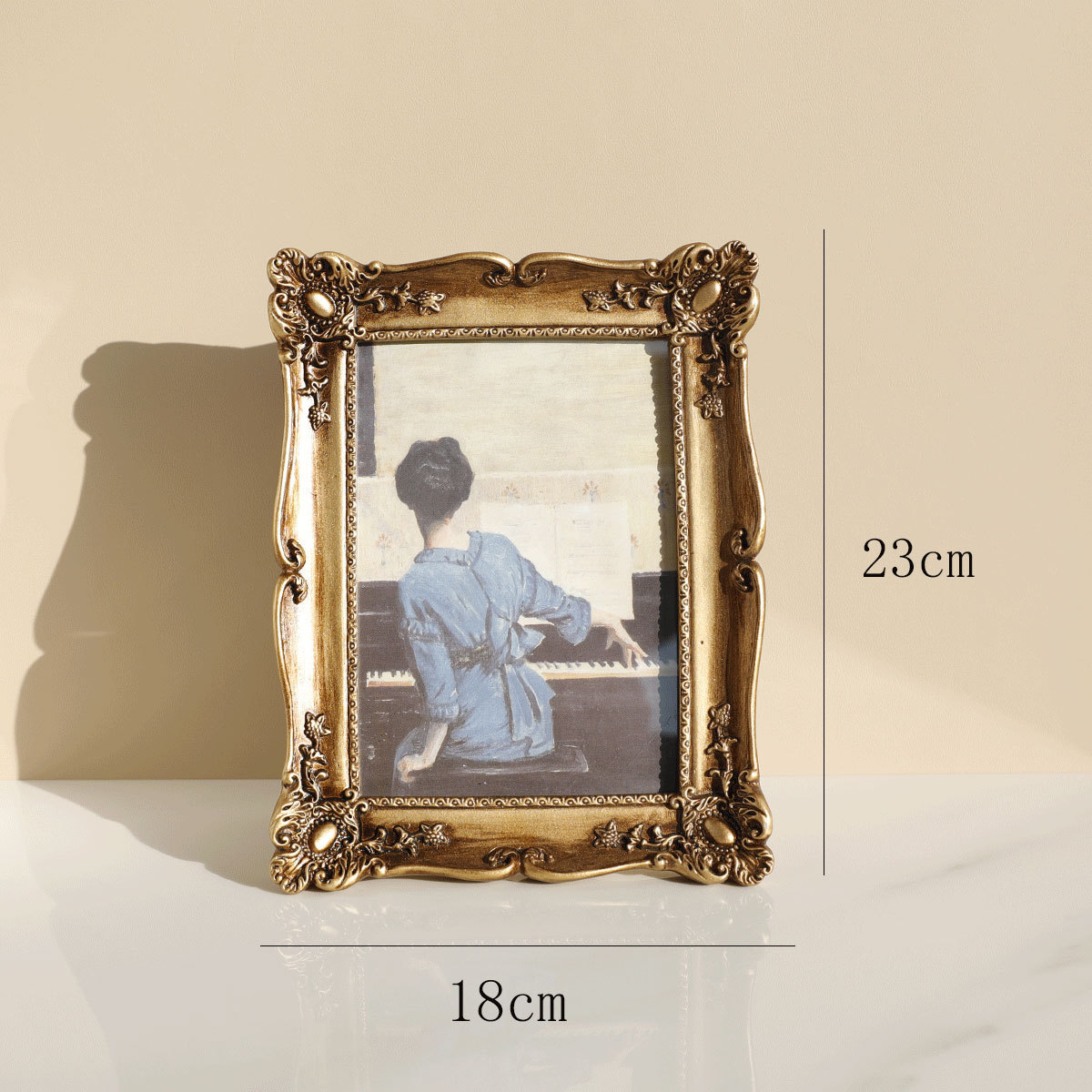 Decorative Table top Picture Frame Antique Gold French Wall Frame Carved Resin Photo Frame art for home decor