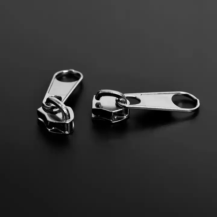 Factory direct sales 5#  Zinc alloy non lock general zipper pull slider for luggage