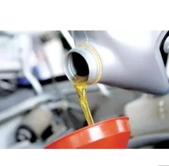 Multiple models of fully synthetic engine oil 5W20 and 20W50 meet different choices