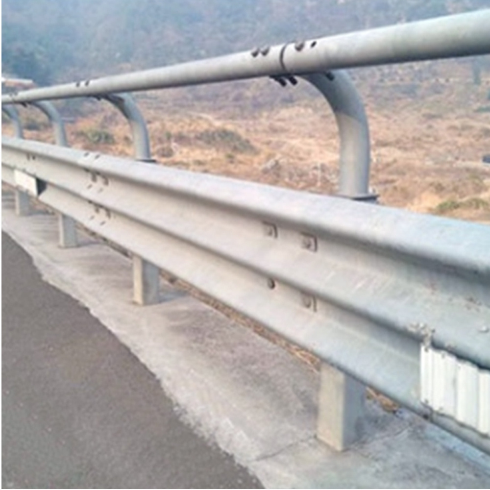 Best price road barrier w beam guardrail highway safety guardrail safety guardrail systems steel barrier fence