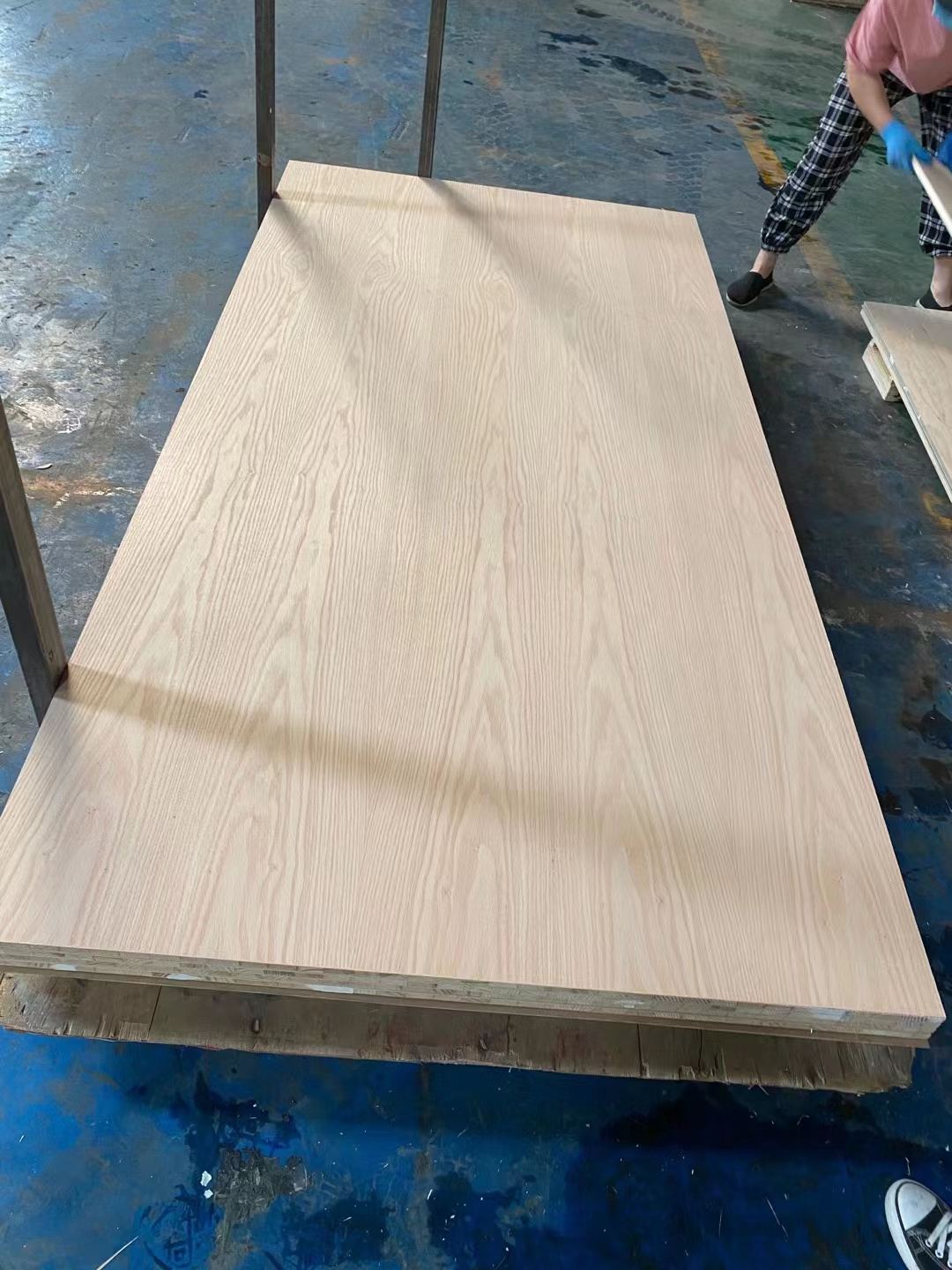 Best Quality 18mm Poplar Core Red Oak Plywood /oak Fancy Triplay Commercial plywood