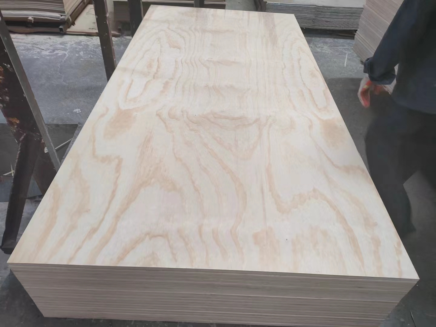 3-25mm Pine Hardwood Plywood For Building Construction