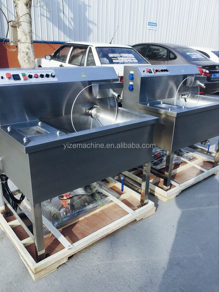 Professional Small Temperature Adjustable Melted Chocolate tempering making moulding machine with vibrator