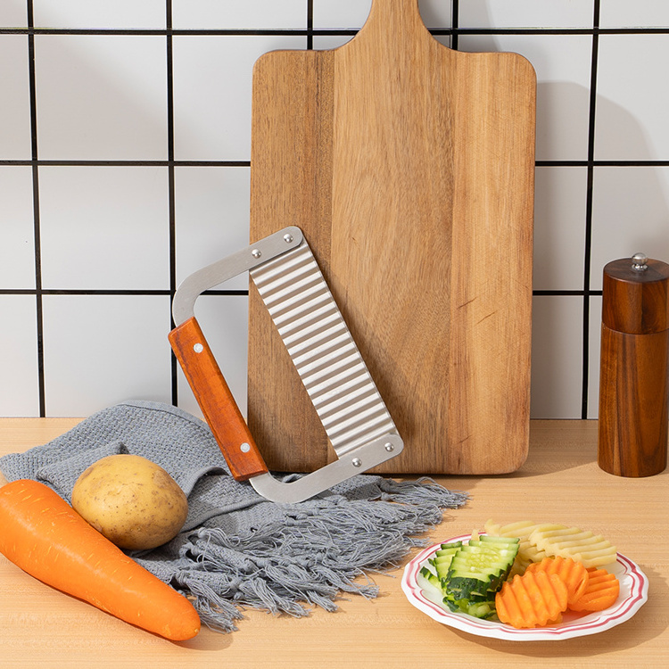 Wooden handle wave sharp stainless steel kitchen vegetable carrot cutting knife edged crinkle french fry potato fries cutter