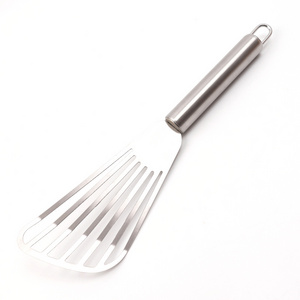 Kitchen tools gadgets food flipping fish bbq grilling tongs stainless steel spatula for pizza Fried Steak Clamp