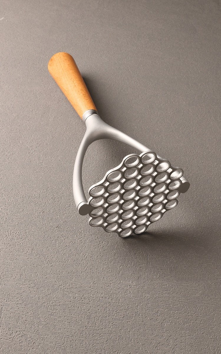 Kitchen Accessories Metal Potato Masher with Wood Handle for Fruit And Vegetable Mud