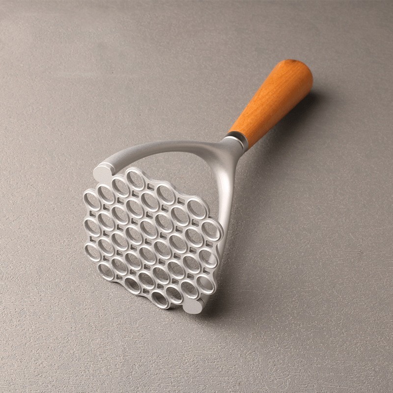 Kitchen Accessories Metal Potato Masher with Wood Handle for Fruit And Vegetable Mud