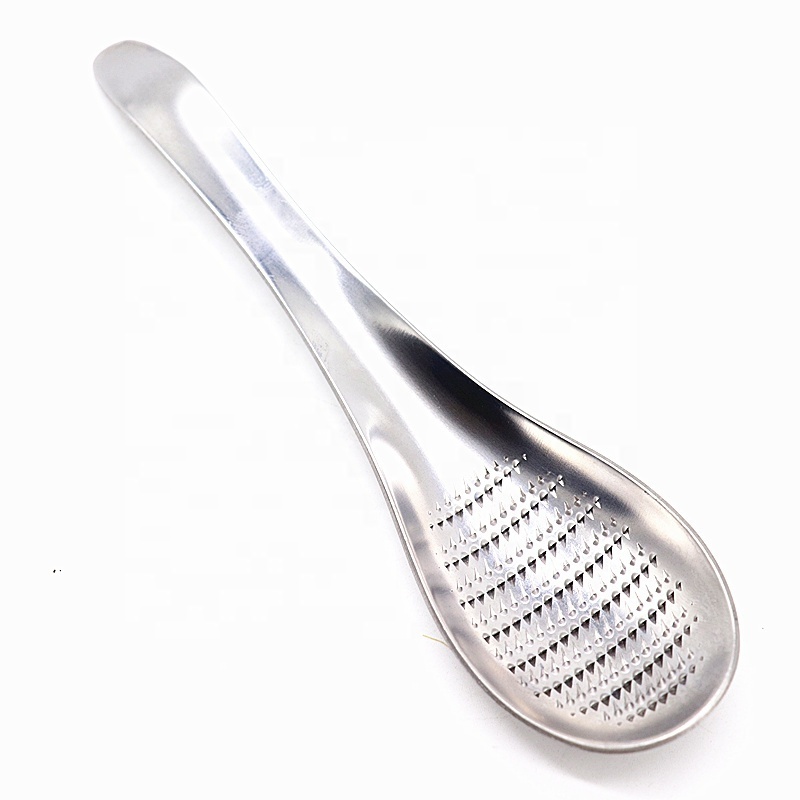 Manual stainless steel spoon-shaped garlic ginger root vegetable grater grinder for kitchen