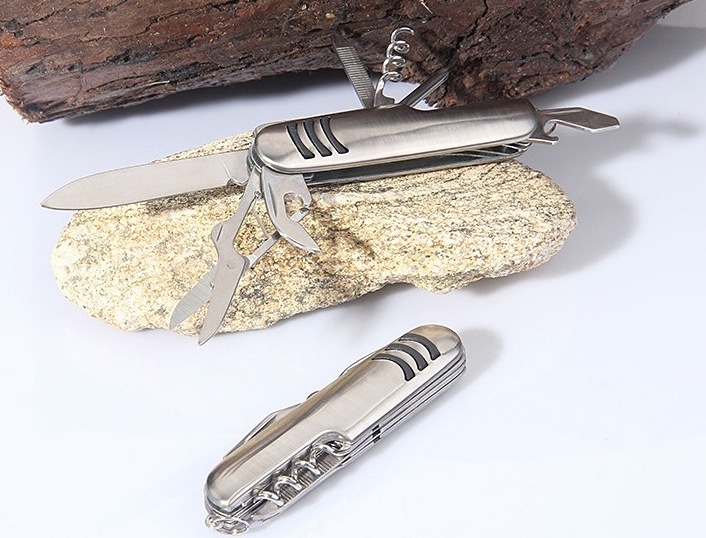 Spot wholesale 7 functions stainless steel folding knife multi-functional gift mini camping  knife