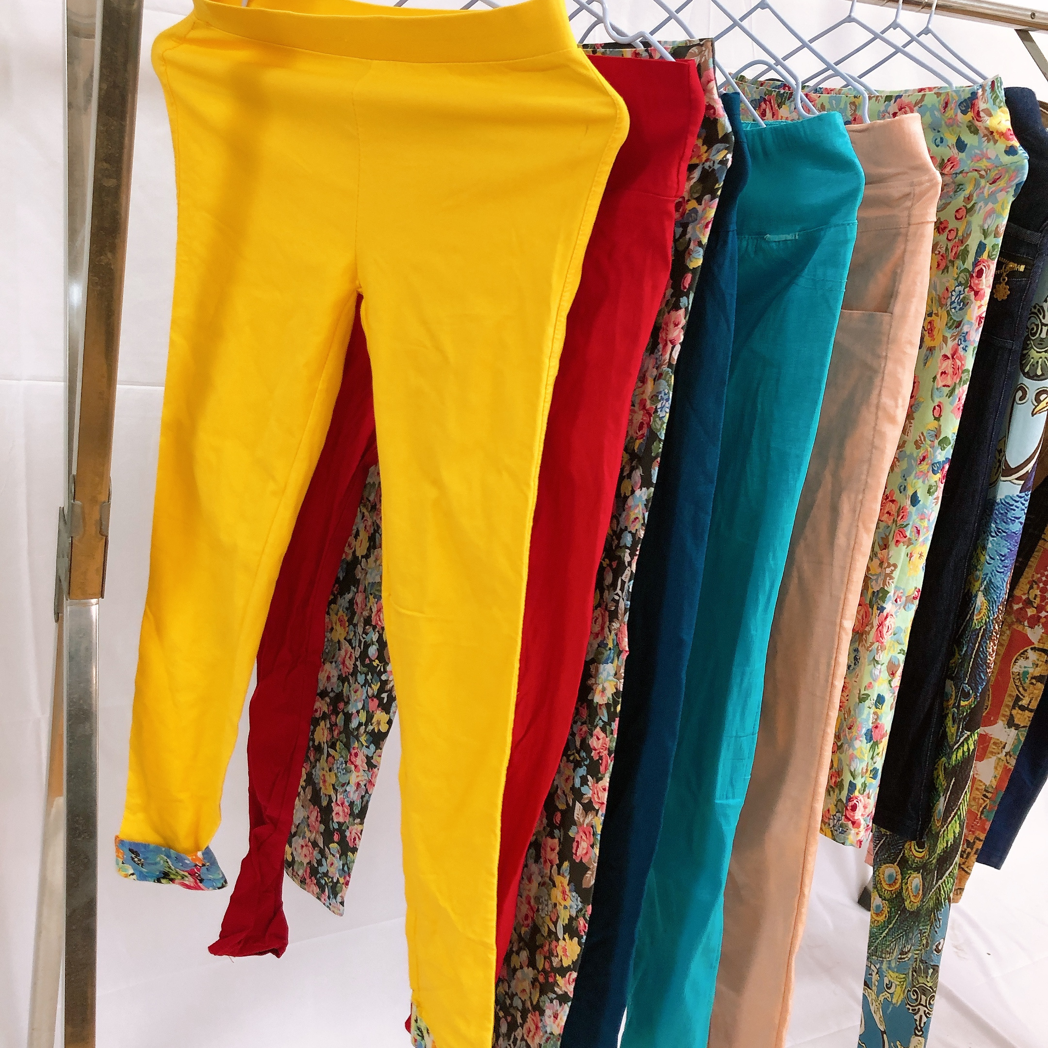 Used Clothes bales mixed second hand wholesale Ukay clothing in bulk ladies cotton pants legging