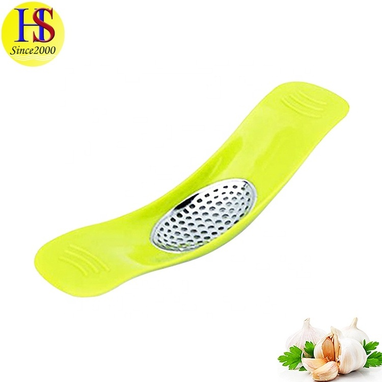 Wholesale Portable Garlic Press Rocker Plastic Garlic Crusher Chopper Mincer Press