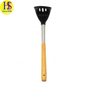 Heat Resistant Kitchen Manual Silicone Potato Ricer Masher with Stainless Wooden Handle