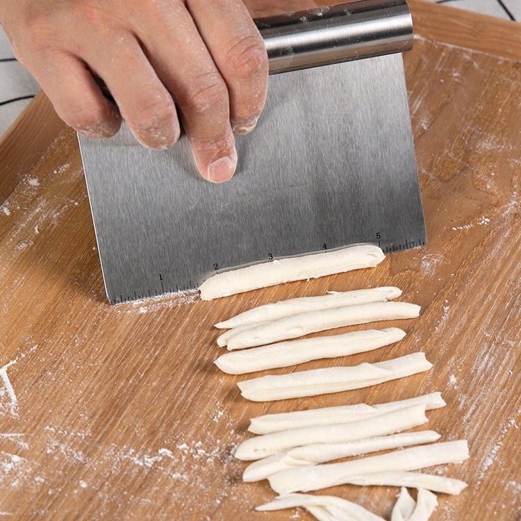 Stainless Steel Dough Scraper Cake Cutter Slicer Pastry scraper With Measuring Guide