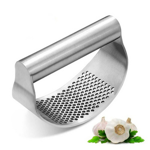 Kitchen Gadget Garlic Press with Handle Garlic Squeezer Chopper Mincer