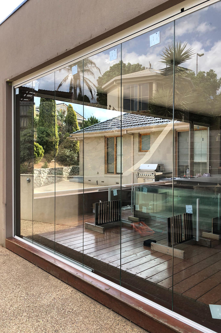 Popular Aluminum Sliding Door and Window Frameless Glass Folding Doors Exterior