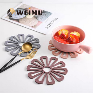 WEIMU Nordic style thickened table mat insulation pad silicone pad household plate mat flower type non-slip coaster