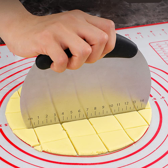 Multipurpose Food Stainless Steel Baking Pizza Pastry Bread Separator Scale Knife Dough Scraper Cutter With Measuring