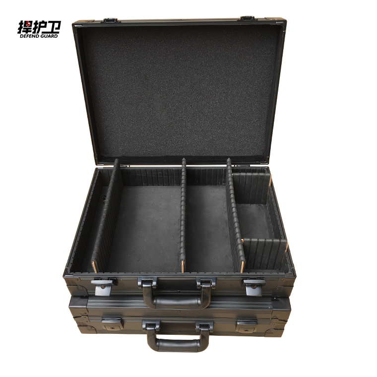 OEM ODM Wholesale Aluminum Briefcase Waterproof and Shockproof Soft Carrying Display Case Custom Foam Factory