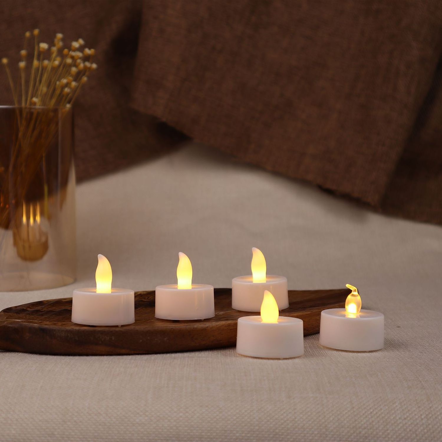 New Design Realistic Flameless Flicker LED Candle Tea Light Flash Candle Light for Different Places and Occasions