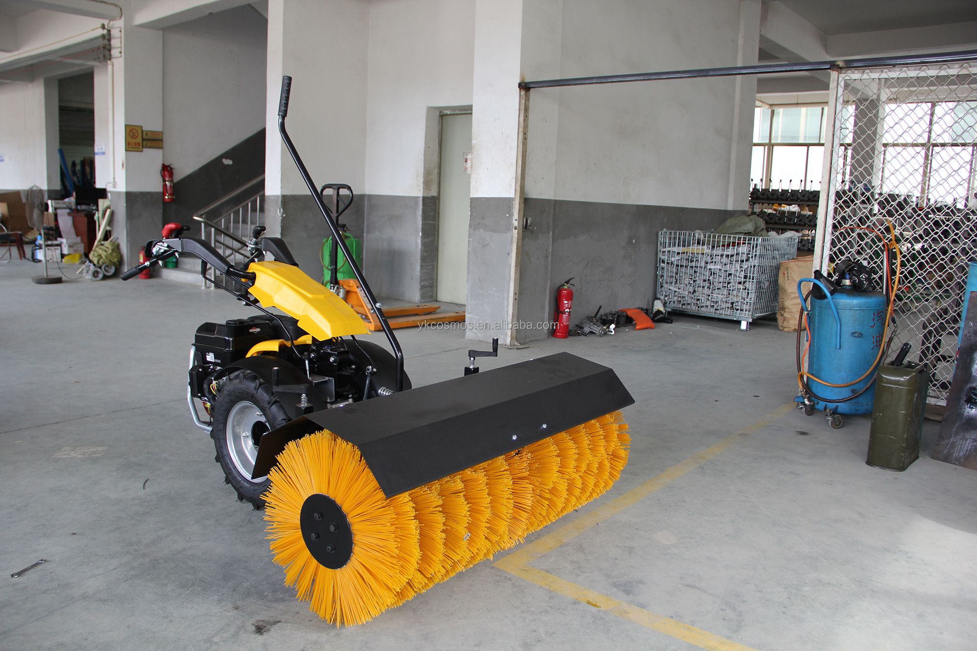 Walking  behind all gear drive,without any belt snow plow with low energy consumption Gasoline Multi function Snow Sweeper