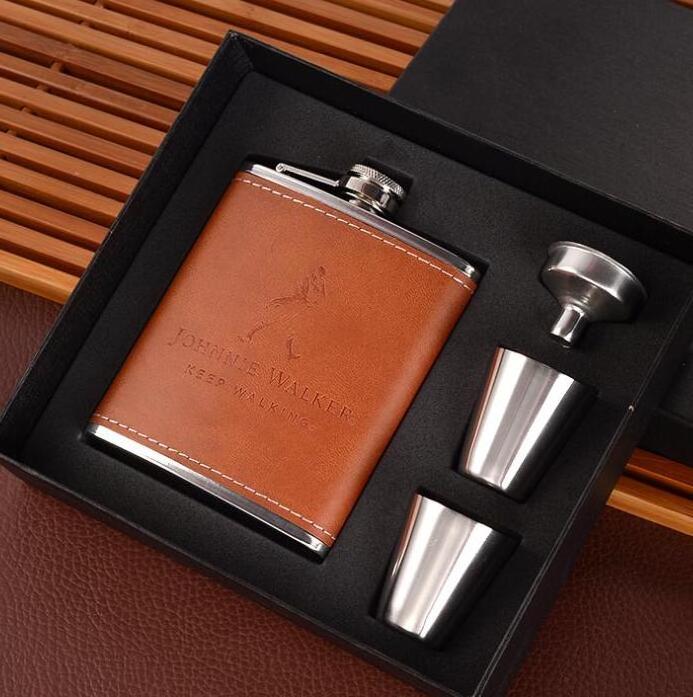 Wholesales 18/8 stainless steel Hip Flask For Liquor with leather cover with 2 shot glasses and Funnel GIFT SET