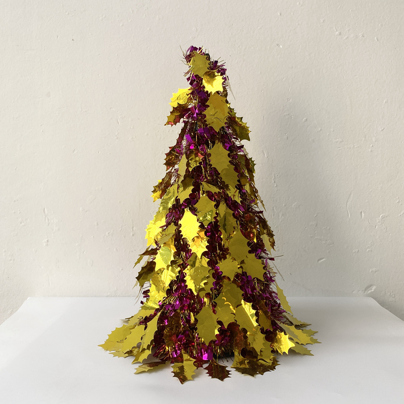 New Decoration Supplies Christmas Party Decoration Plastic Pp Stand Yellow Leaves Mini Christmas Tree