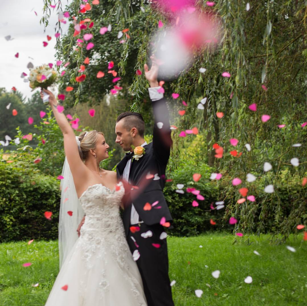 Ecofriendly Event&Party Supplies Confetti Cannon Rose Petals Wedding Handheld Confetti Shooters Cannon Party Poppers