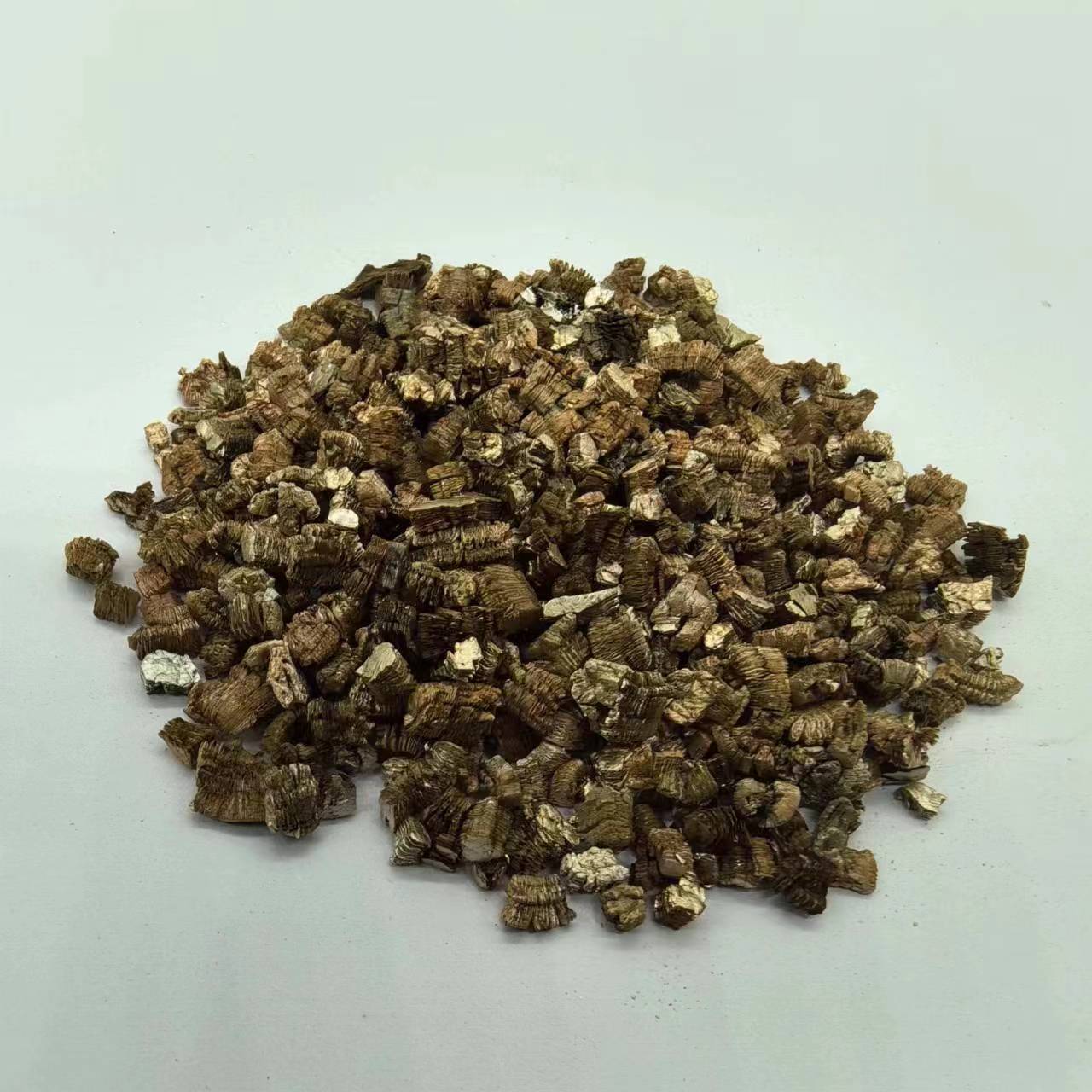 Soil Conditioner Adsorbent agricultural vermiculite 20 liters vermiculite sachet exfoliated crude vermiculite